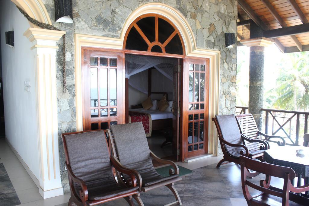 Warahena Beach Hotel Bentota Exterior photo