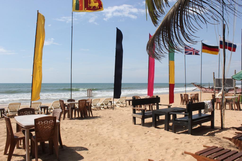Warahena Beach Hotel Bentota Exterior photo