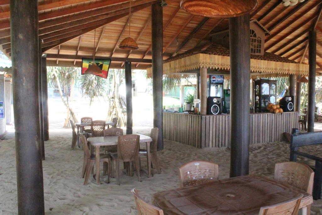 Warahena Beach Hotel Bentota Exterior photo