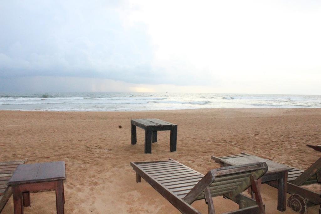 Warahena Beach Hotel Bentota Exterior photo