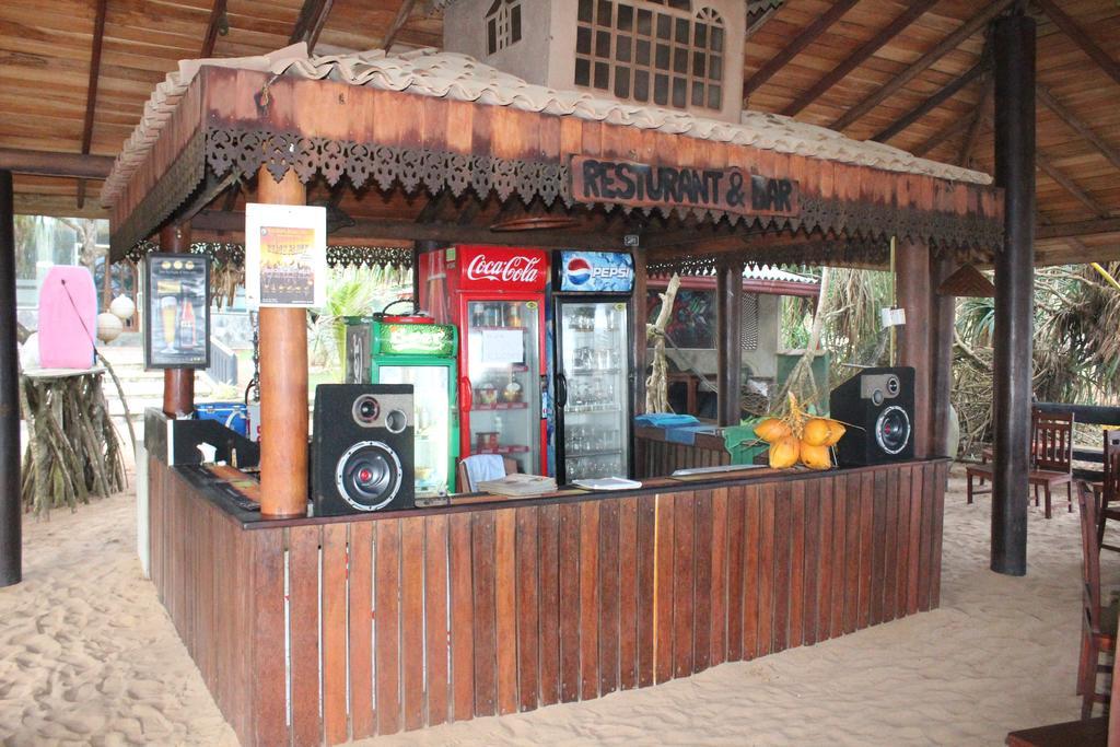 Warahena Beach Hotel Bentota Exterior photo